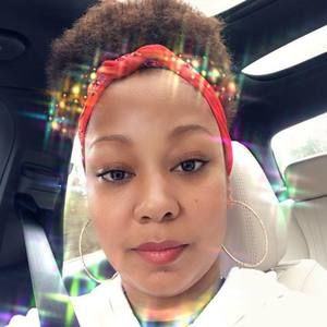 Meet your Posher, Dominque